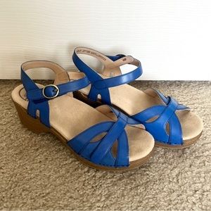Dansko Season wedges bright blue size 39